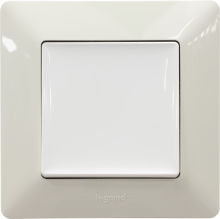  Legrand Valena Life  