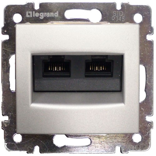 Розетка информационная Legrand Valena (алюминий) Розетка информационная Legrand Valena (алюминий)